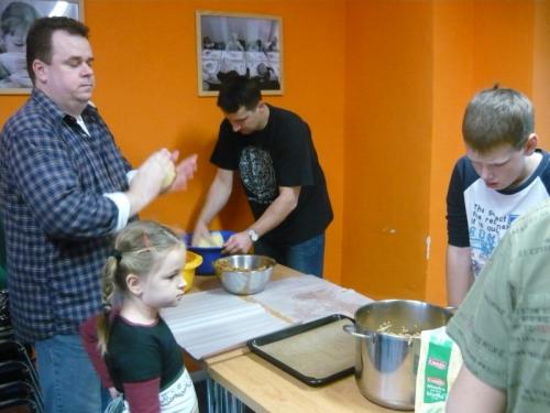 Vánoční pečení s rodiči a dětmi (26.11.2011)